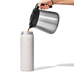 OXO Strive 40 Oz. Handled Water Bottle 11 OXO Strive 40 Oz. Handled Water Bottle -Kitchen Product Store str 11333500 insulatedhandle quartz 07 rgb